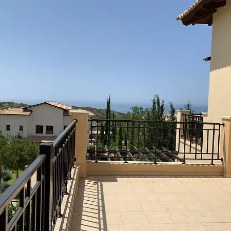 Διαμέρισμα Theseus Sea View *